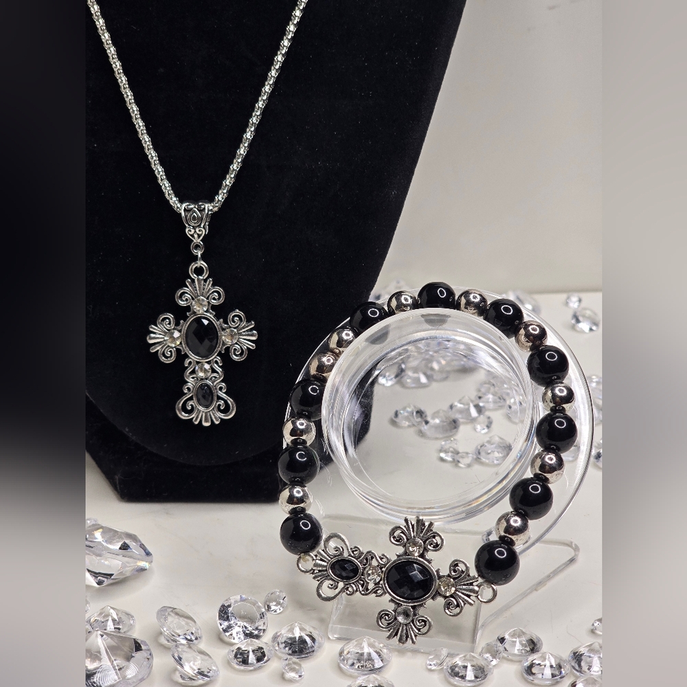 Elegant Black and Silver Jewelry Set